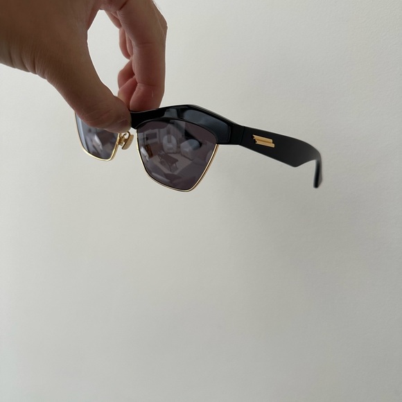 Bottega Veneta cat eye sunglasses - Picture 2 of 6